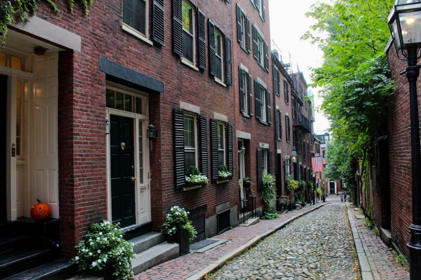 Quaint street scene on Beacon Hill 